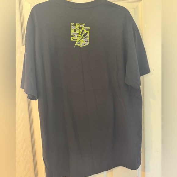 Like New Hawaii’s finest Black hi viz graphic tee XL - Picture 4 of 4